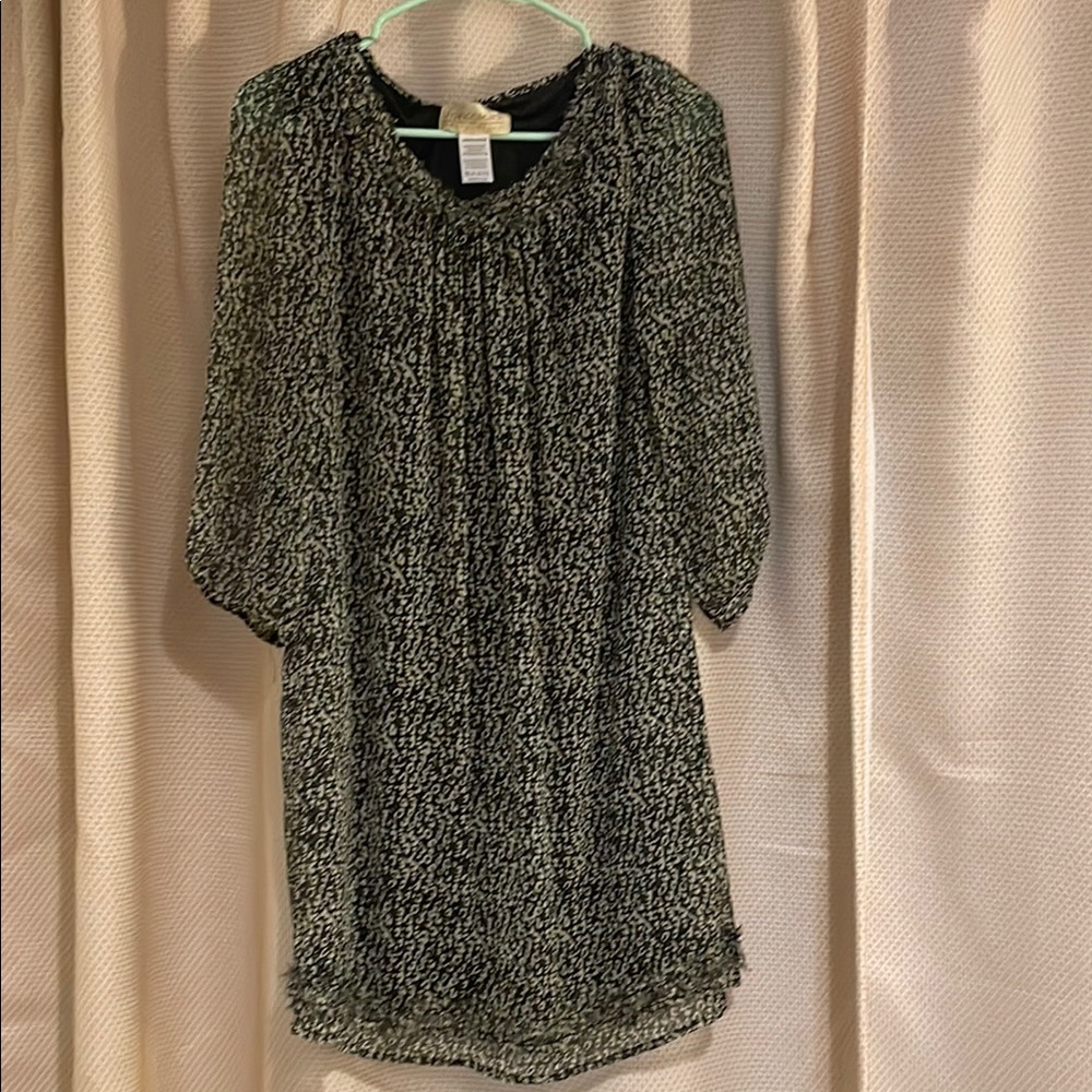 Francesca's Collections Green Dolman Sleeve Dress